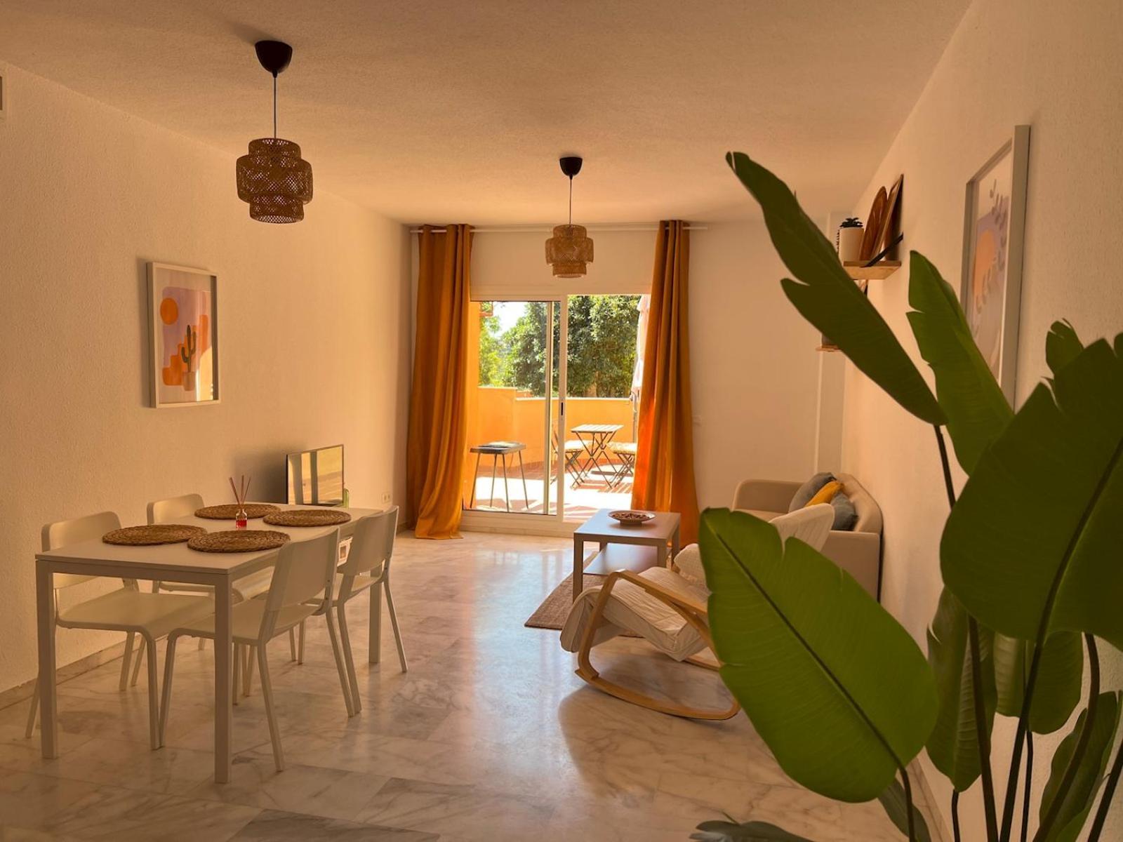 Stylish Spot Pass The Keys Apartamento